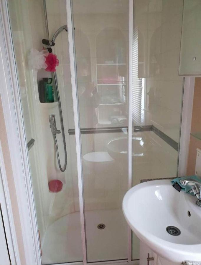 Palm Square 19 3 Bed Deluxe Caravan شابيل سانت ليوناردز المظهر الخارجي الصورة